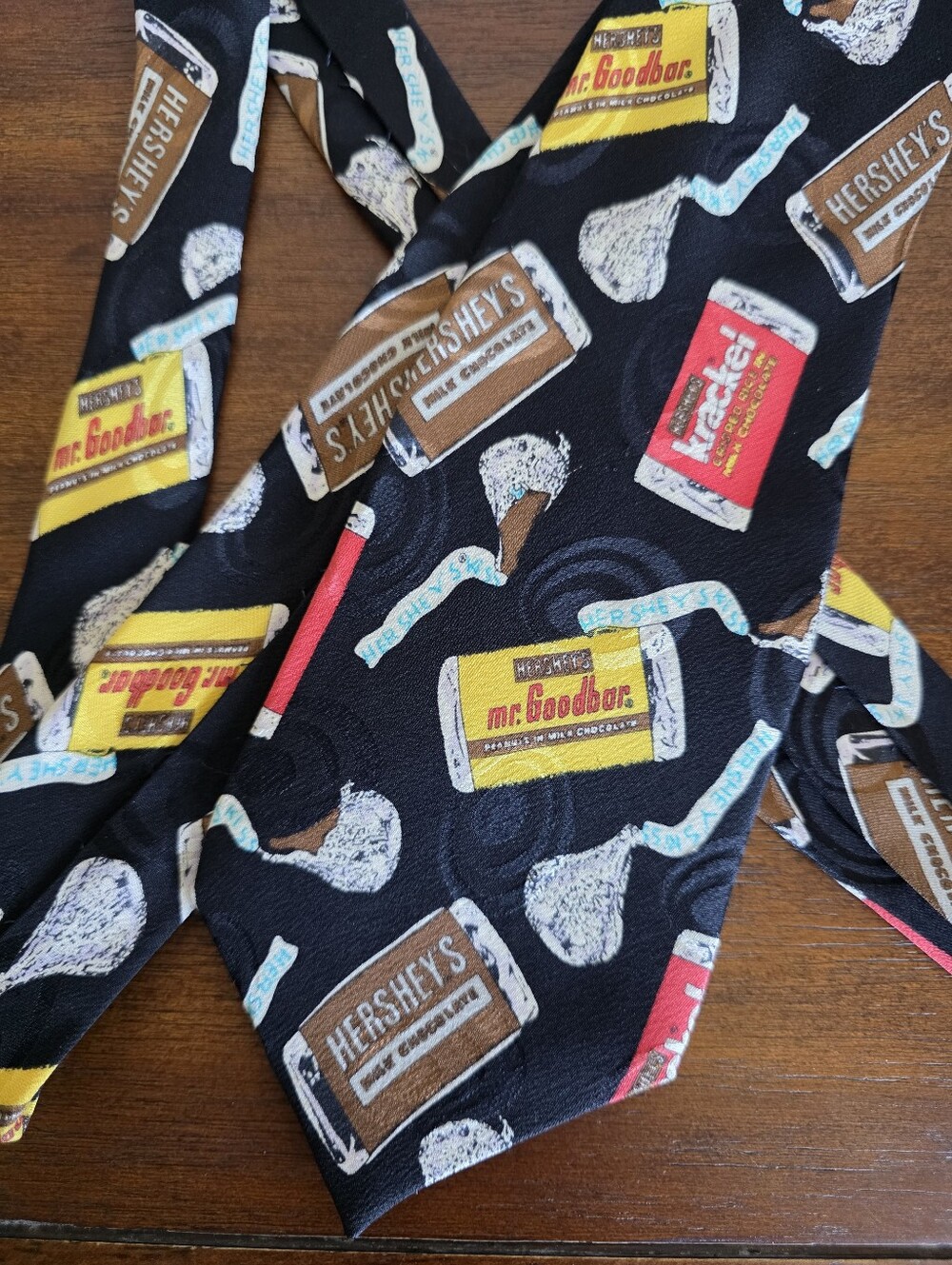 Men's Hershey's Chocolate Silk Neck Tie Kisses Goodbar Krackel Addiction Vintage